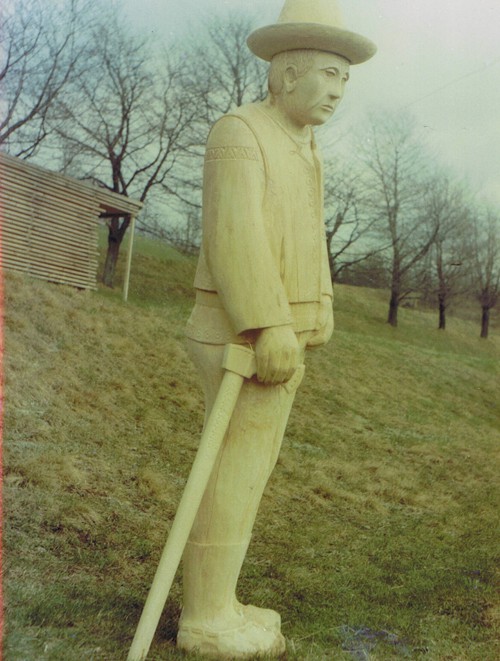 Socha vyřezávaná v životní velikostil